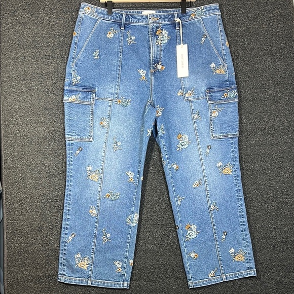 Driftwood Embroidered Cargo Straight Jeans, Womens Plus Size 20 - Picture 2 of 9